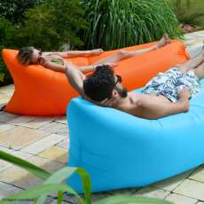 Sofá inflável azul Chill Bag Atrio  - R$ 142,16